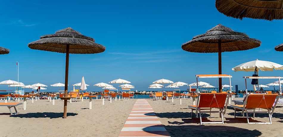 hotel bellaria con piscina